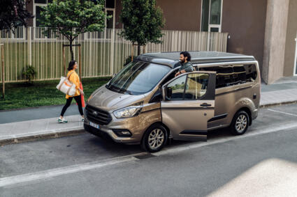 2023 Korbinian Seifert Photography Lifestyle Automotive Laika Kosmo Urban 002